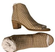 Journee Collection Womens Devine Leather Open Toe Block Heels size 10