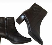 Croft and barrow women’s Alayna black leather block heel zip booties size 10