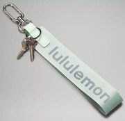 Never Lost Keychain - Mint Moment/Pitch Blue