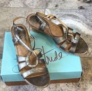 NIB LIFE STRIDE WOMENS CAMERON WEDGE SANDAL - PEWTER SIZE 11