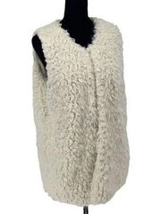 Xhilaration Womens Fuzzy Sheep Faux Fur Vest Cream Size Large