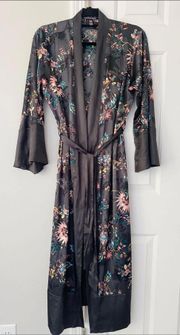 Victoria’s Secret Satin Floral Kimono/Robe, Size XS/S