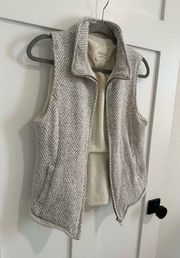 Altar’d state Size Small Super soft beige/cream vest, EUC. Sleeveless cozy