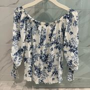 Boutique Audrey 3+1 off the shoulder floral top