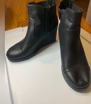 Khombu K Comfort Wedge Boots