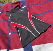 TYR tank top with a back pocket 
Women’s size small S
Color: red black