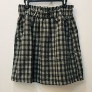 - Boutique Potter’s Pot Tweed skirt sz Medium