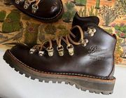 Danner Mountain Light Brown Leather GORE-TEX Women's 6 USA Made Boots