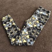 LuLaRoe One Size Shape Pattern Leggings