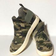 Camo  booties sz 7