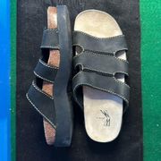 WHITE Mountain Black Slide on Sandals Size 6