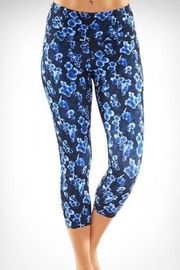 Manduka Sakura Floral Blue Print Capri Legging