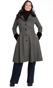 VOODOO VIXEN ModCloth‎ Air of Sophistication Coat Size 8 Grey Black Faux Fur NWT