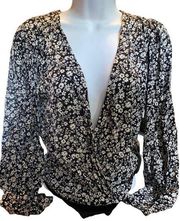 Abercrombie & Fitch black with white floral v-neck bodysuit size medium W460