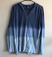 CHAPS Long Sleeve Top Women’s Size Medium Blue Ombré