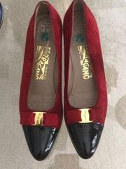 Ferragamo 🌺 Red suede and patent leather shoes