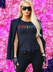 ALICE + OLIVIA CICELY EMBELLISHED PRIDE T-SHIRT