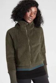 Athleta Tugga Sherpa Jacket Mountain Olive with Teal Stripe Cuff/Hem Size Medium