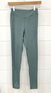 Gymshark  7/8 Blue Green Leggings Medium