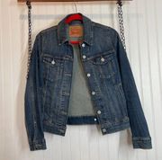 Levi’s Women’s Medium Wash Blue Ex-Boyfriend Trucker Denim Jean Jacket Size S