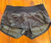 Lululemon Hotty Hot Shorts 2.5 Black Camo