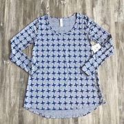 Lularoe Lynnae Top Gray With Blue X Pattern XSmall