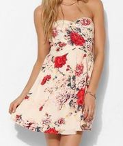 Kimchi Blue UO floral strapless dress