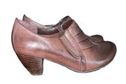 BareTraps Brown Leather Clogs with wooden heels size 6.5