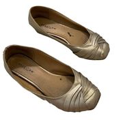 Kenneth Cole Reaction Quietly Flats Gold