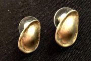 NY gold tone stud earrings weird shape