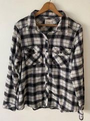 ci sono plaid collection / size large / 20” pit to pit, 25” length / rn 83098 /