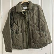 NWT Old Navy Quilted Jacket - Medium in Olive Green