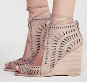 ✨ Rodillo Hi-wedge Sandals✨