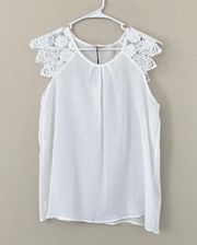 Andthewhy White Lace Short sleeve Blouse