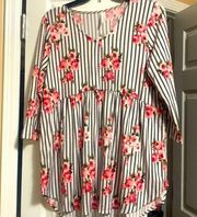 Honeyme Flower Tunic V-neck Shirt M