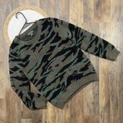 Barefoot Dreams CozyChic Crewneck Pullover Sweater Green Camo Womens Small