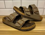 Sandals Womens 37 Arizona Slides Slip On Flats Olive Leather Casual