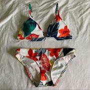 Hollister NWOT  White Floral Triangle Bikini Set