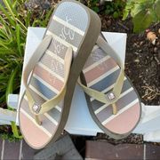 🩴BRIGHTON PLATFORM FLIP FLOP Shoes Sz 7 in peach/grey/cream.  Excellent Conditi