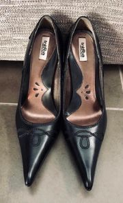 Hardly Worn Tribeca by Kennith Cole pointed toe shoes. Sz 7.5. In excellent condition