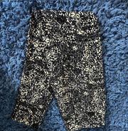 Lularoe leggings one size black with pale yellow