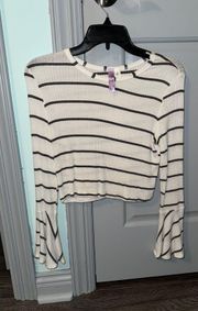 Cropped Long Sleeve Top