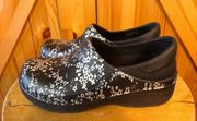 CROCS Nerio Pro II Graphic Clog Wo's 6 Black w/ Silver Flowers Hearts