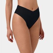 🆕 NWT  Crossover Bikini Bottom Black Medium Swim Bathing suit