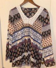 About a Girl Los Angeles floral tunic with crocheted neckline - size lar…