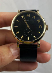 MBM1269 unisex round casual gold and black wristwatch