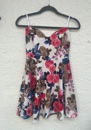 Women’s floral dress size M