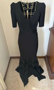 black scuba v neck sheer illusion flare gown size 4