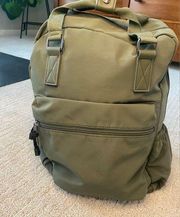 15.4” Full Square Backpack - Green