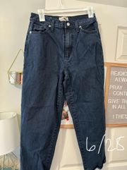 Mom Jeans Universal Thread size 6/28